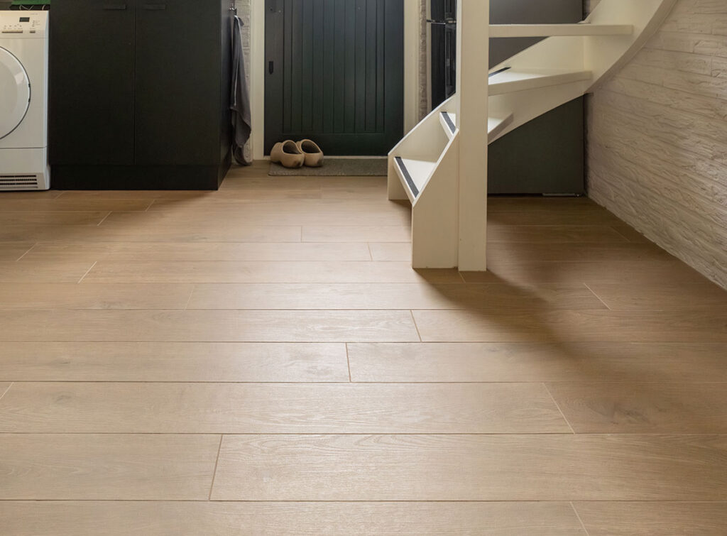 Rustige tegelcombinaties in woonhuis in Lunteren