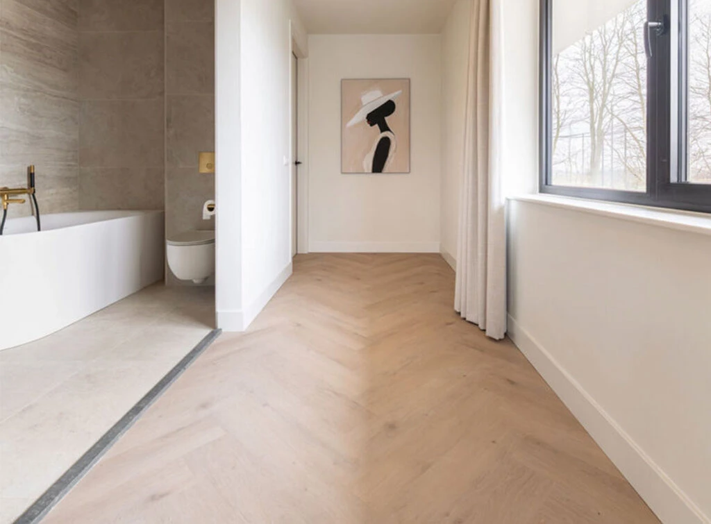 Drie badkamers met uitgesproken tegelwerk in Zeewolde