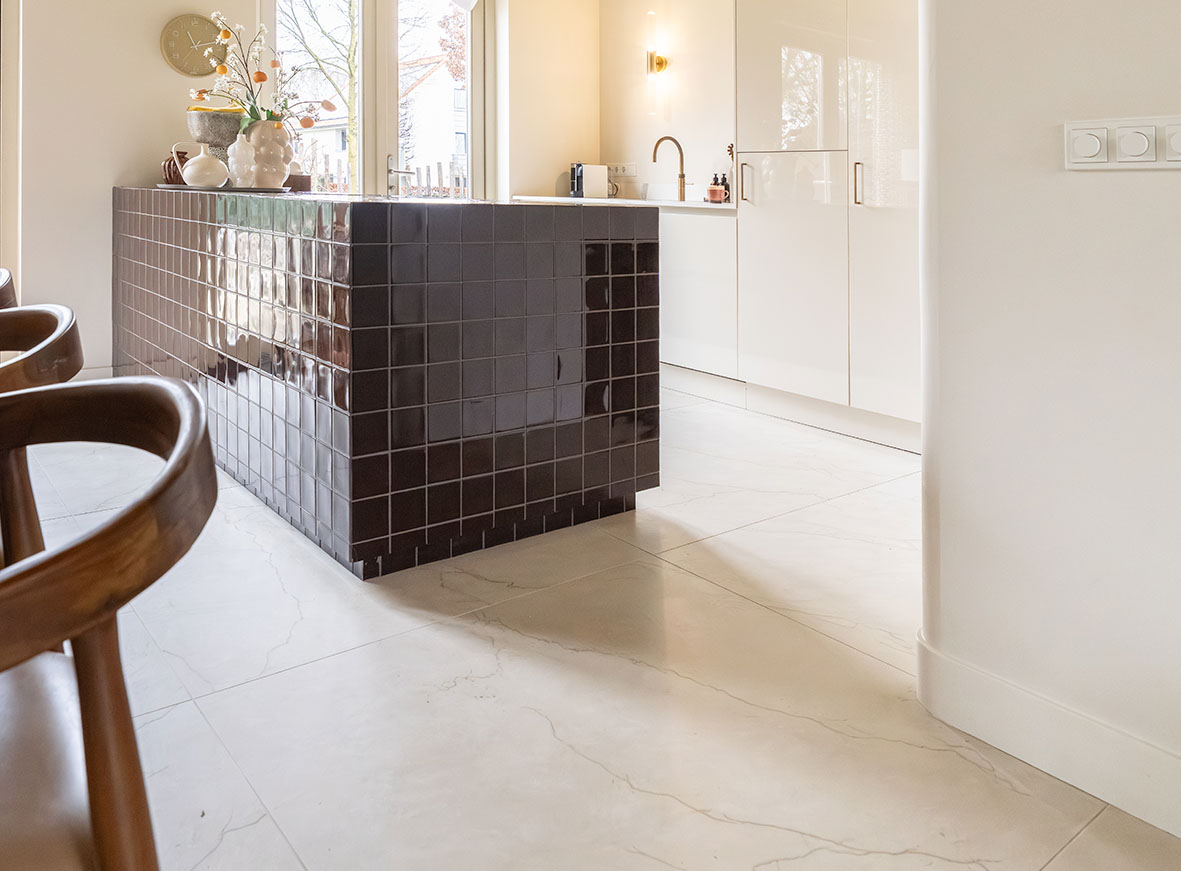 Houtlook, marmerlook en accenttegels in Barneveld