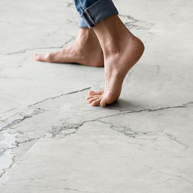 Senti-la-storia-wit-tegels